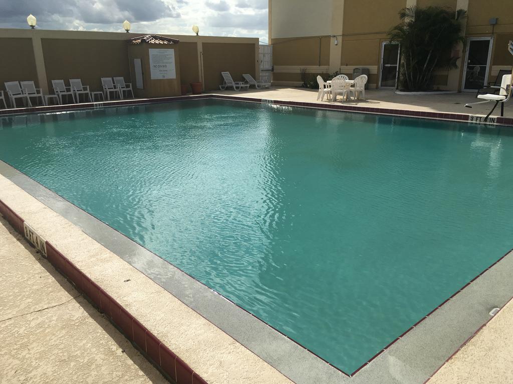 Quality Inn & Suites Winter Park Village Area Orlando Extérieur photo